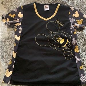 1 piece! Disney’s Mickey Mouse scrub top
